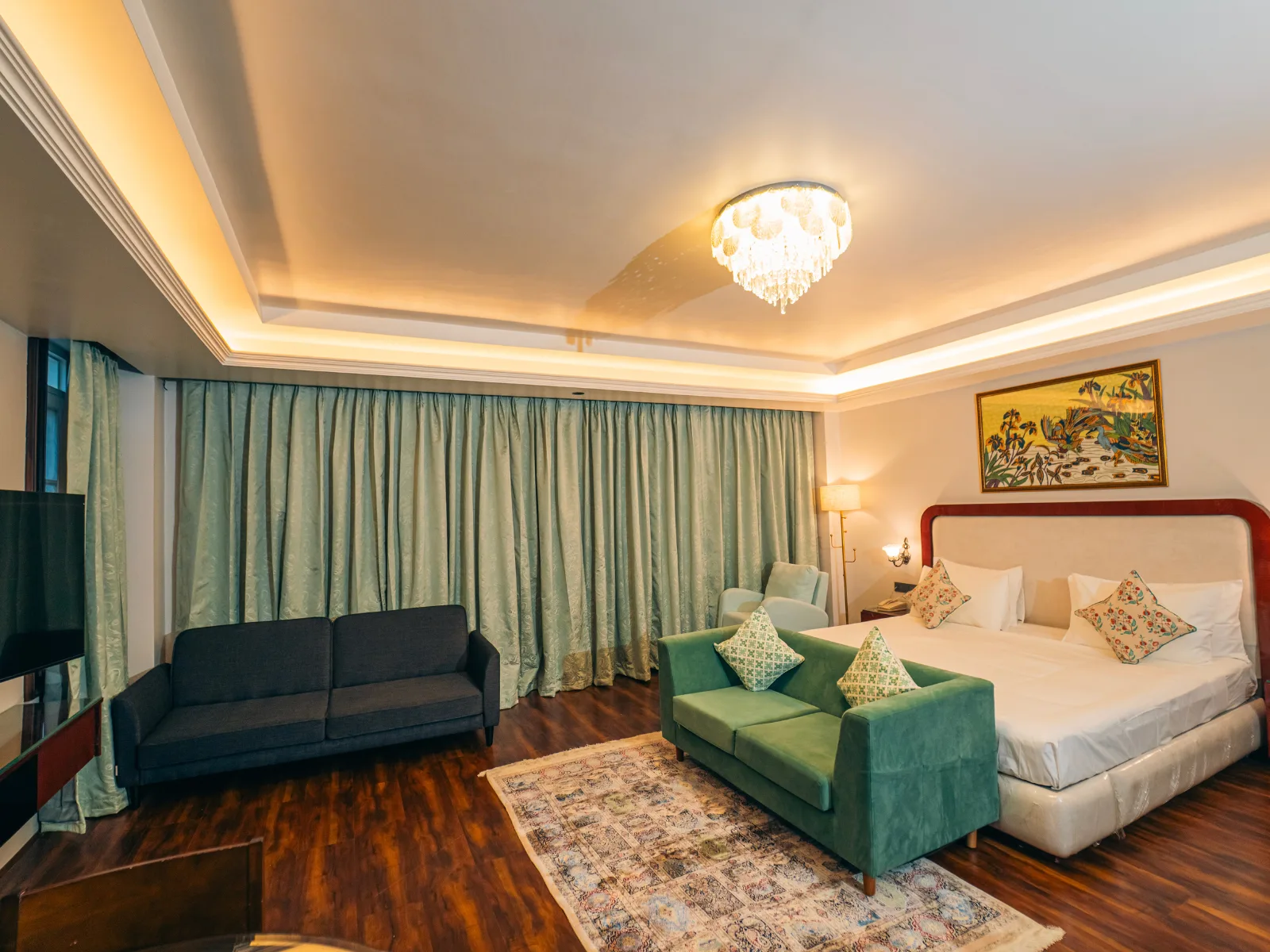 Premium Mountain View Room with Balcony at Faiz Resort